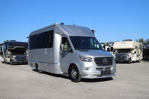 2025 Airstream Atlas Tommy Bahama