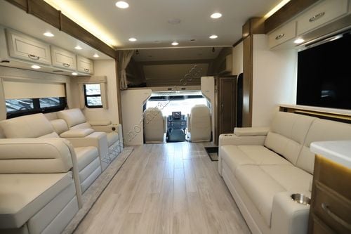 2025 Jayco Seneca Prestige 37M Super C