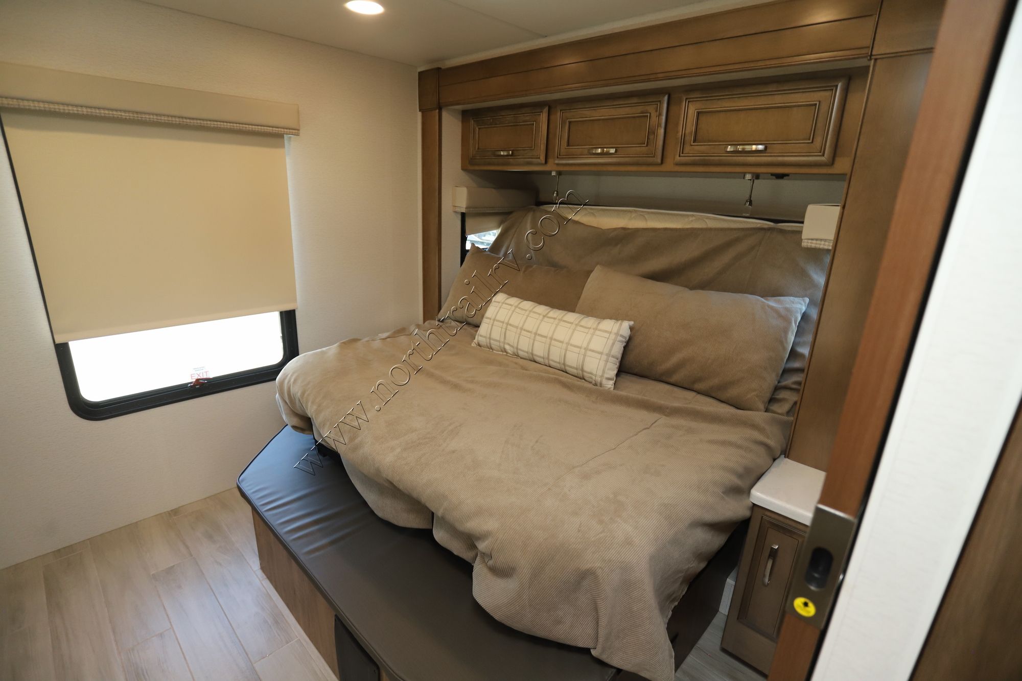 New 2025 Jayco Seneca Prestige 37M Super C  For Sale