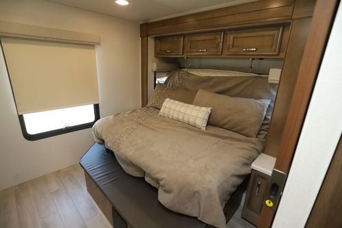 2025 Jayco Seneca Prestige 37M Super C