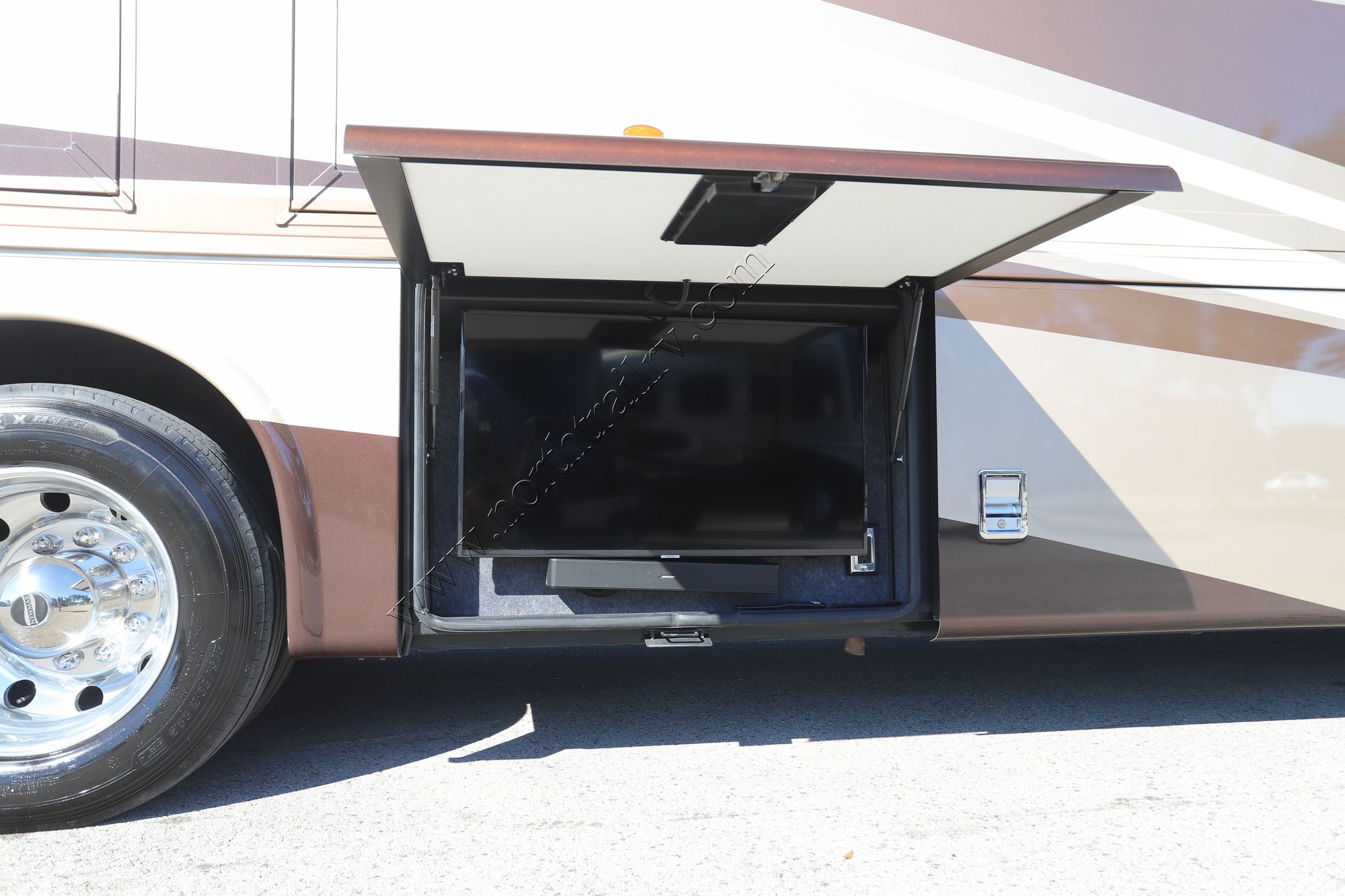 Used 2020 Newmar Ventana 3717 Class A  For Sale