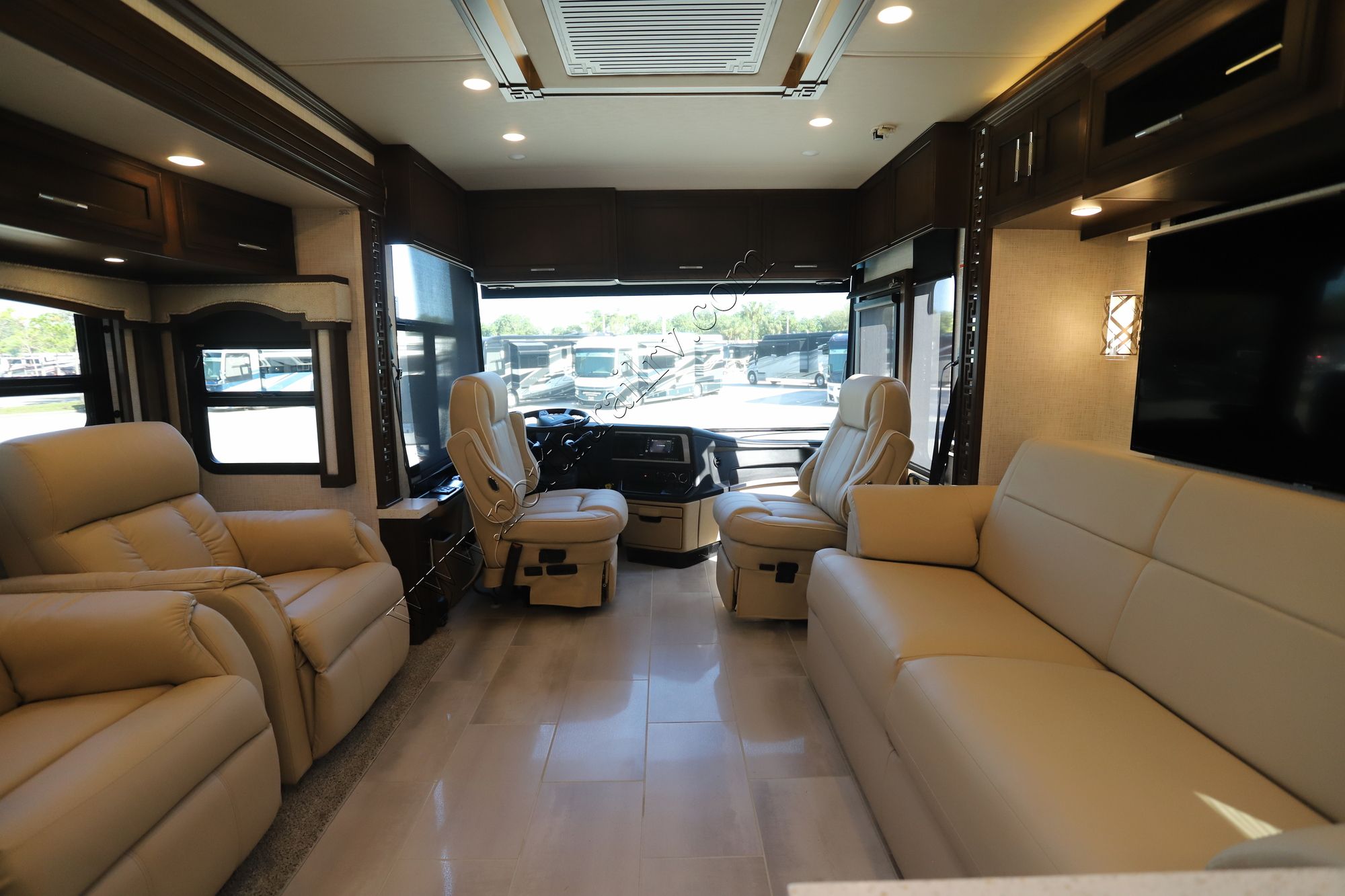 Used 2020 Newmar Ventana 3717 Class A  For Sale