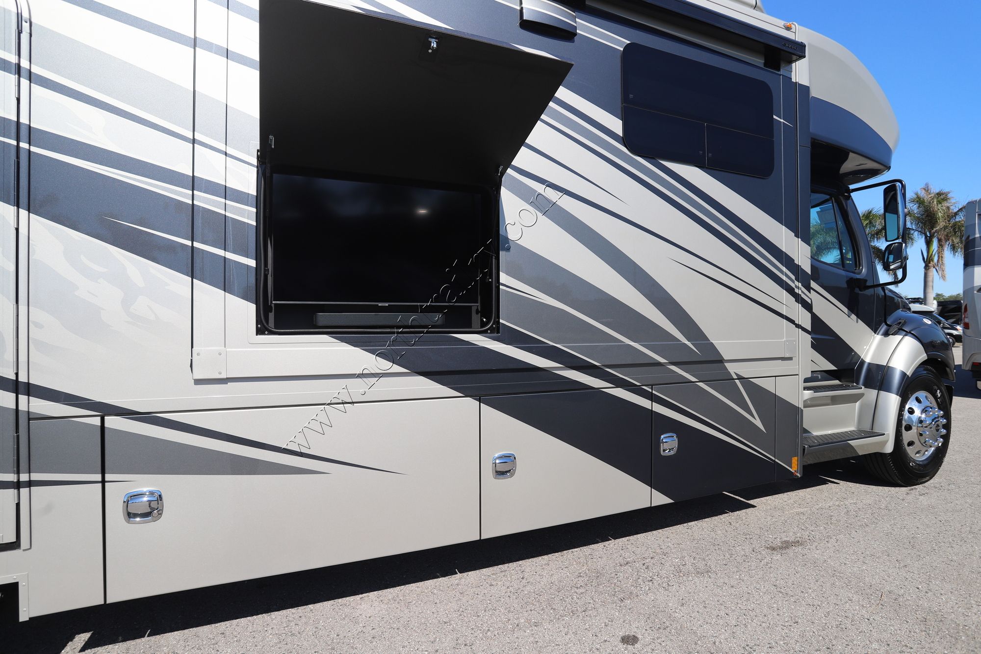 New 2025 Renegade Rv Verona Le 40LTS Super C  For Sale