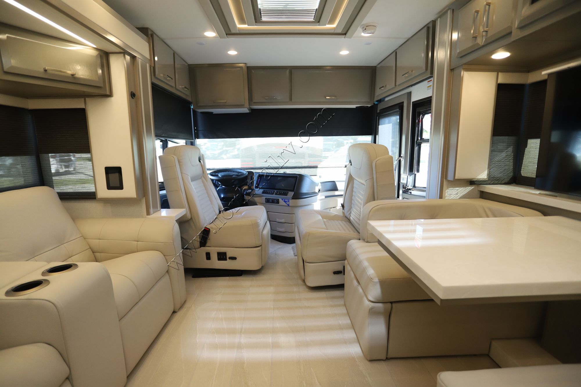 New 2025 Newmar New Aire 3547 Class A  For Sale