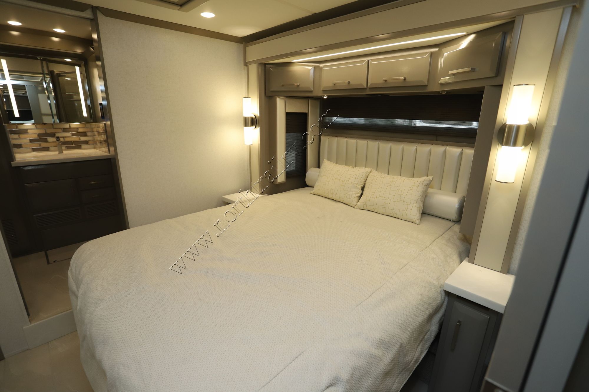 New 2025 Newmar New Aire 3547 Class A  For Sale