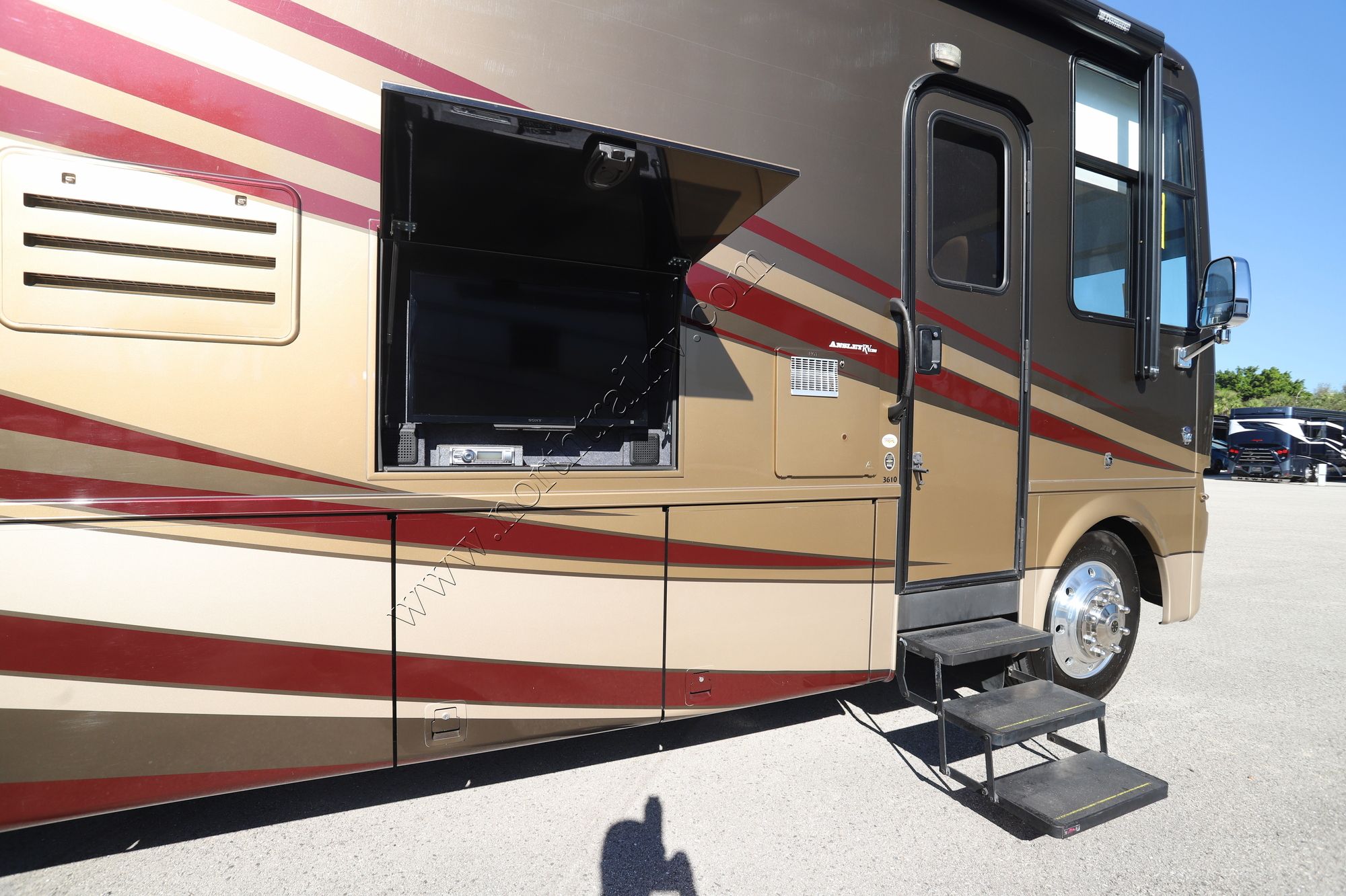 Used 2015 Newmar Canyon Star 3610 Class A  For Sale