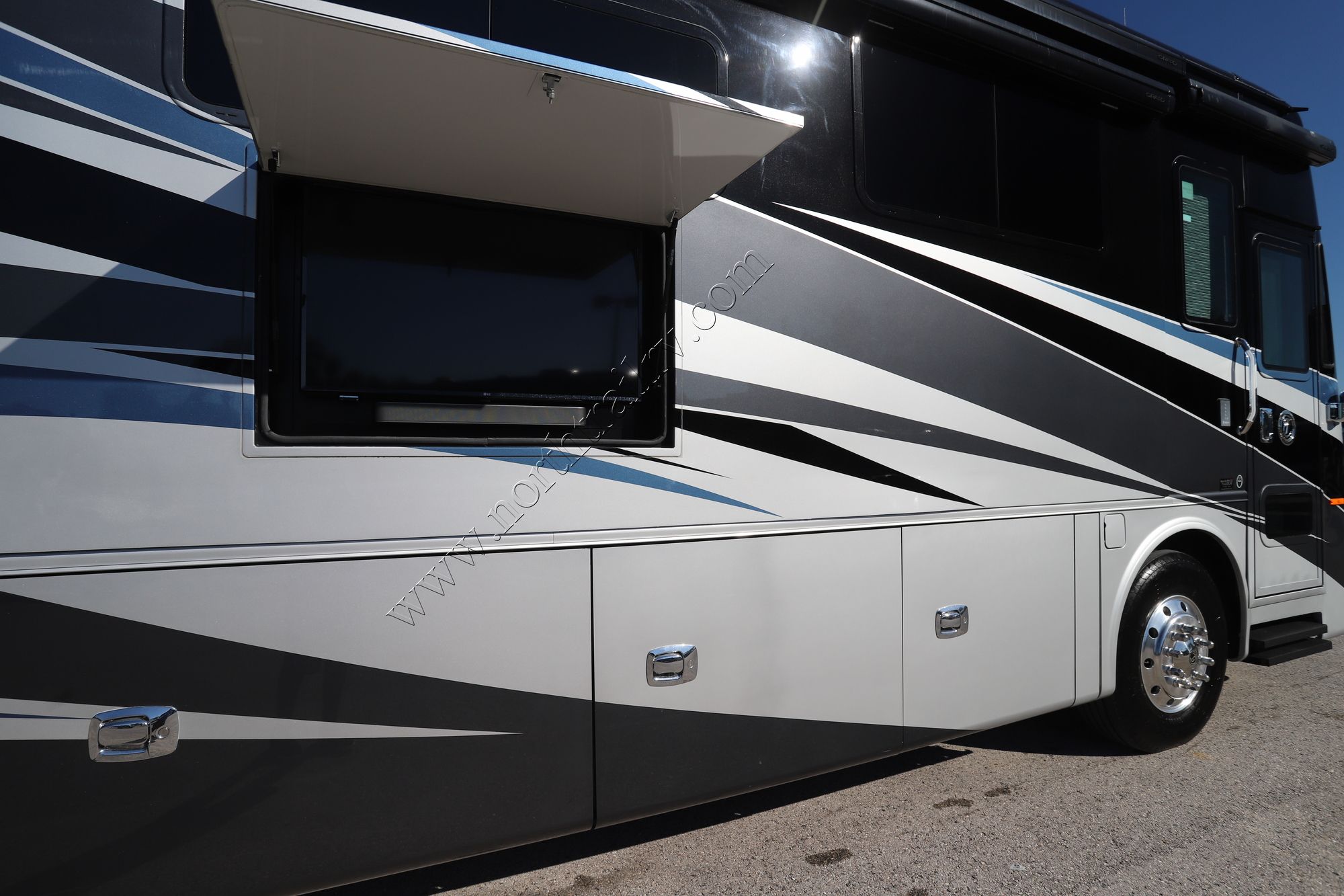 Used 2020 Tiffin Motor Homes Phaeton 44OH Class A  For Sale