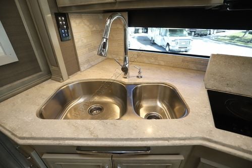 2020 Tiffin Motor Homes Phaeton 44OH