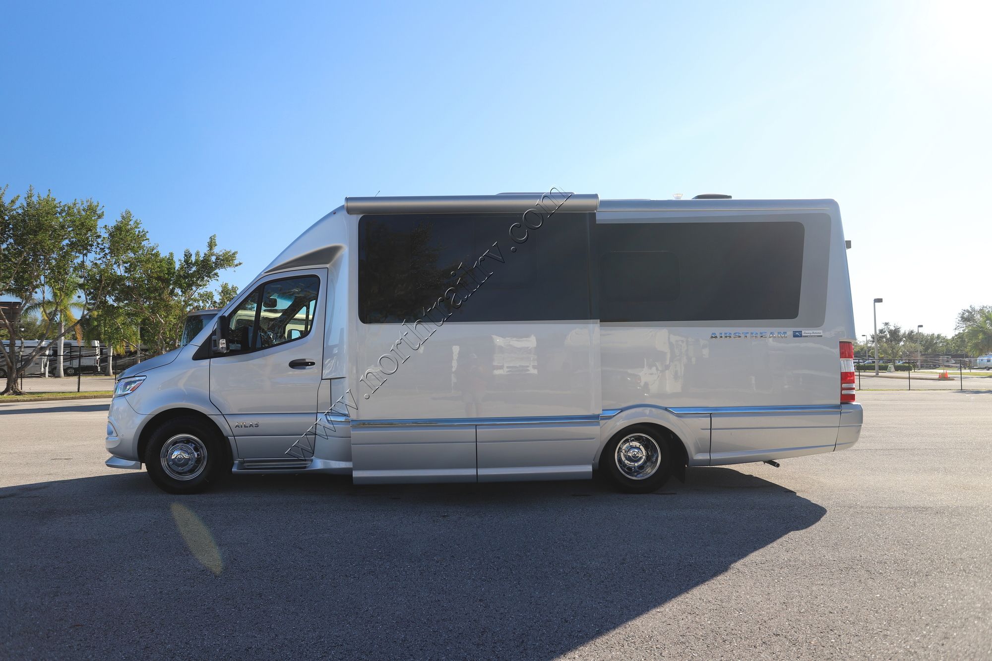 Used 2025 Airstream Atlas Tommy Bahama E-1 Class C  For Sale