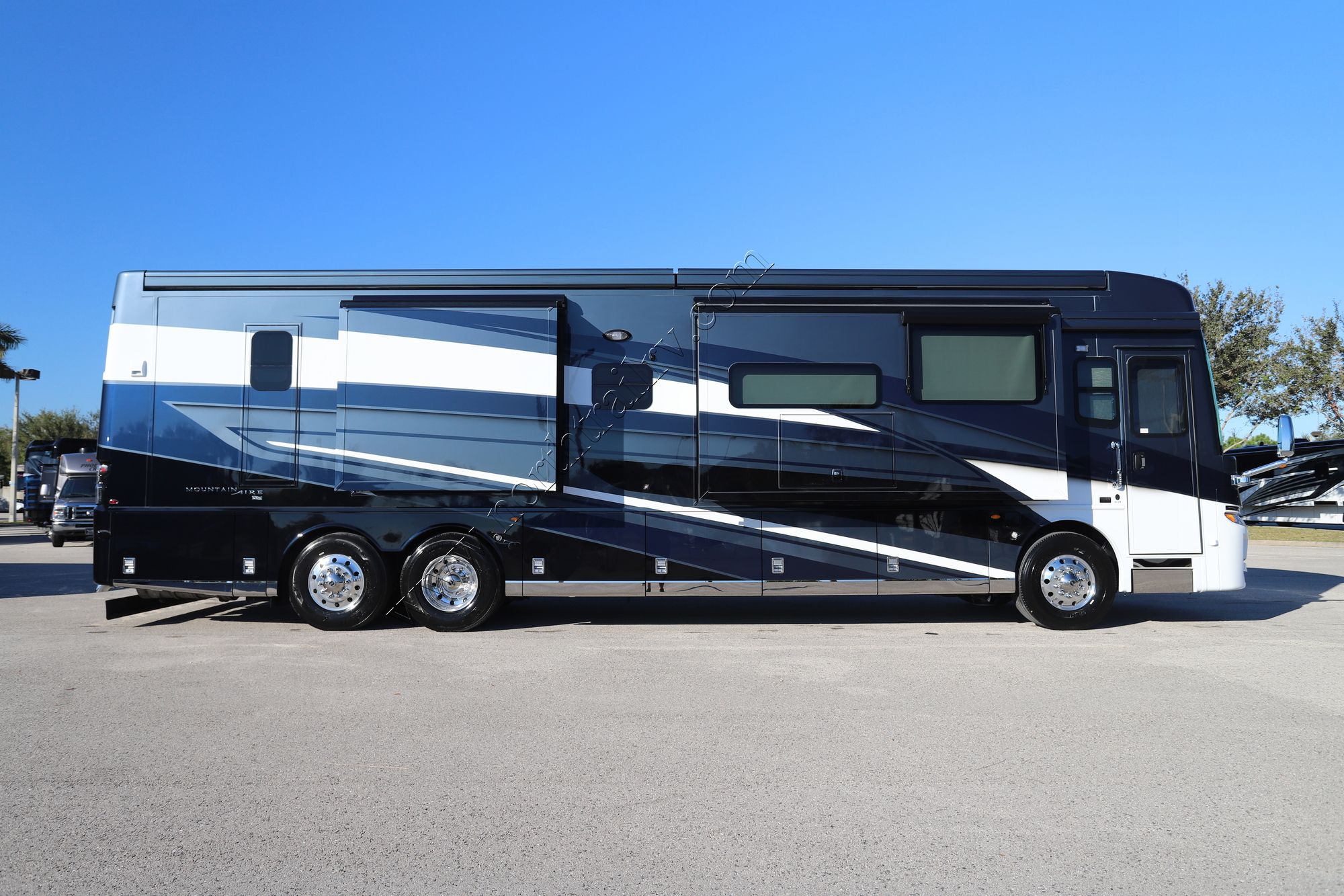 New 2025 Newmar Mountain Aire 4118 Class A  For Sale