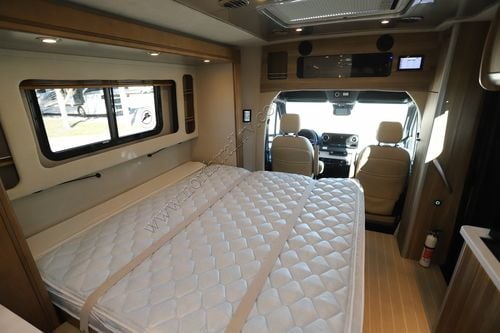 2025 Airstream Atlas Tommy Bahama E-1