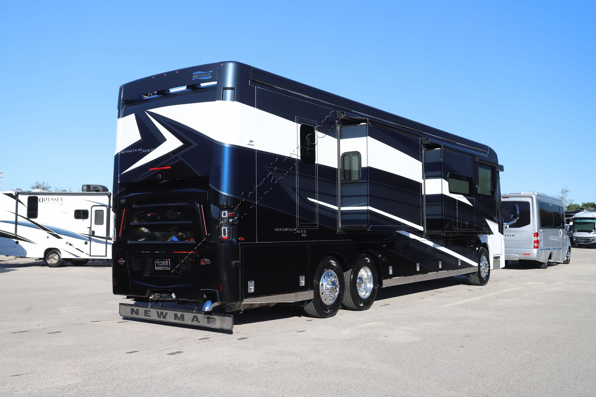 New 2025 Newmar Mountain Aire 4118 Class A  For Sale