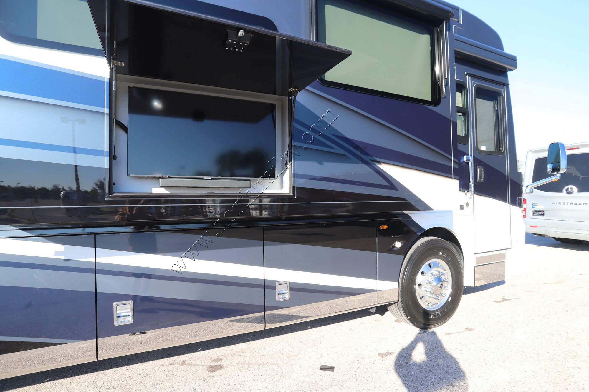 New 2025 Newmar Mountain Aire 4118 Class A  For Sale