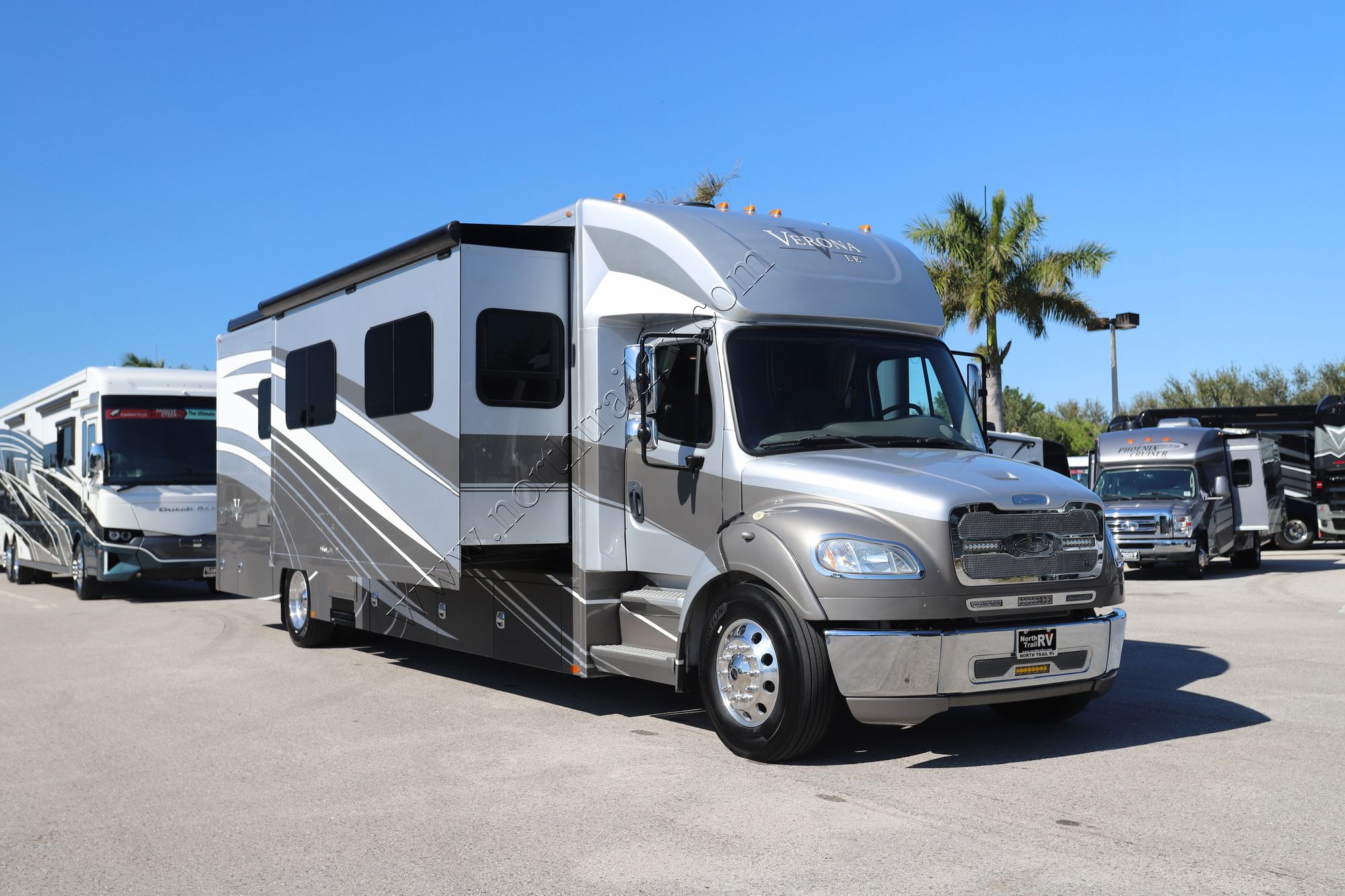 Used 2017 Renegade Rv Verona Le 40LRB Super C  For Sale