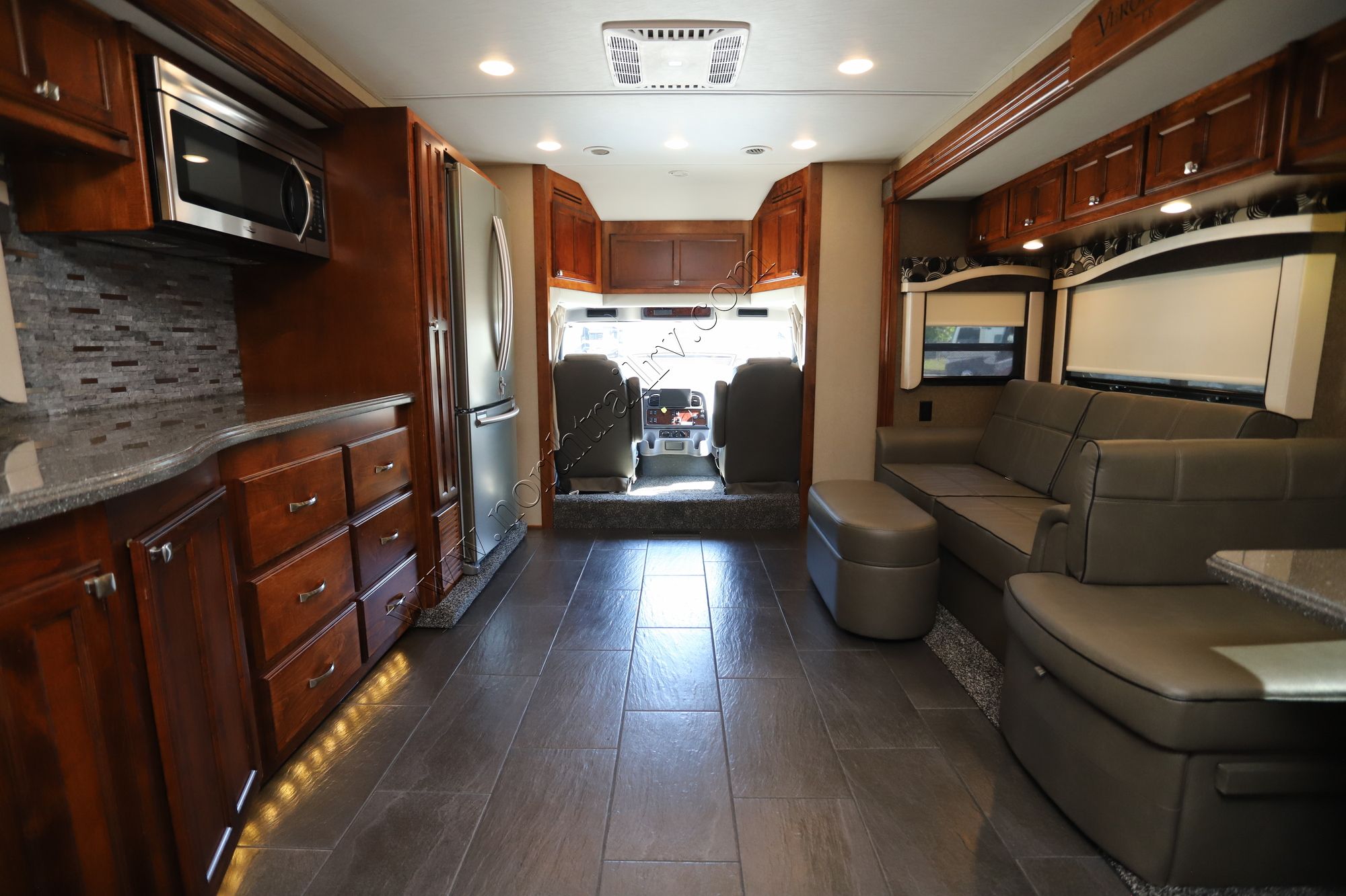 Used 2017 Renegade Rv Verona Le 40LRB Super C  For Sale