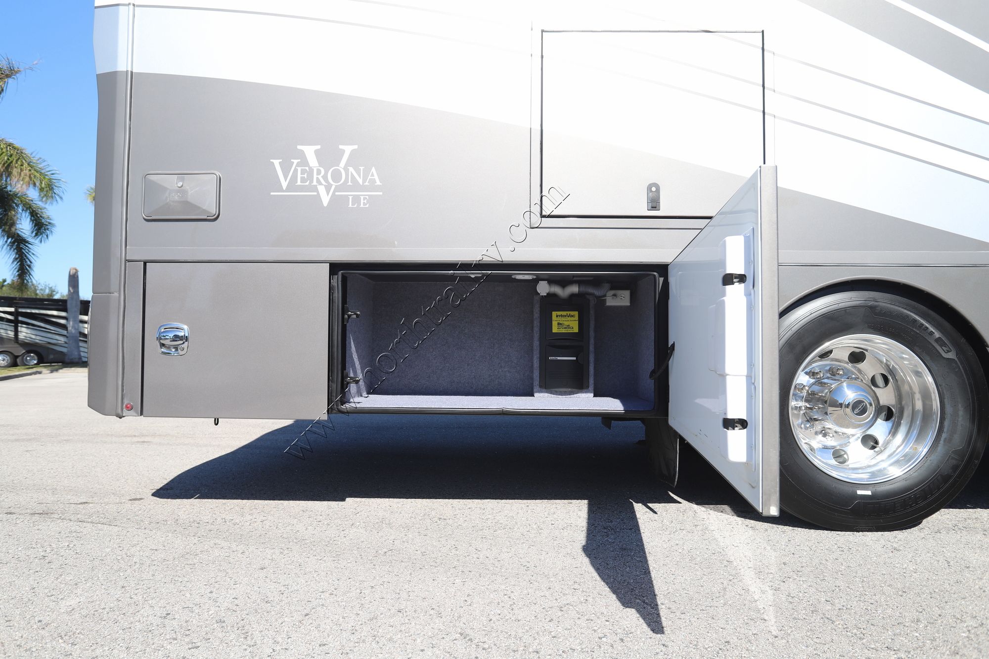 Used 2017 Renegade Rv Verona Le 40LRB Super C  For Sale