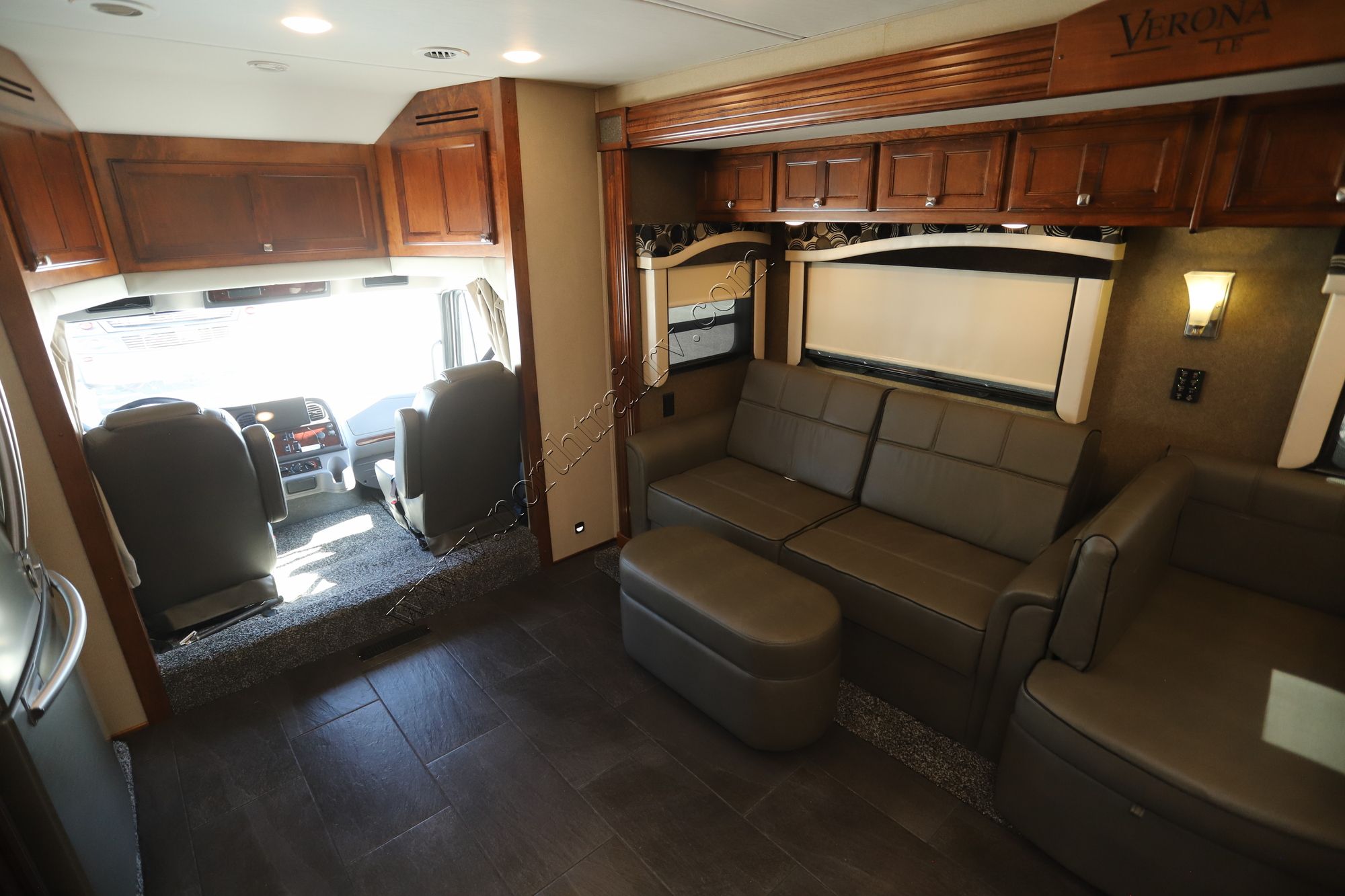 Used 2017 Renegade Rv Verona Le 40LRB Super C  For Sale