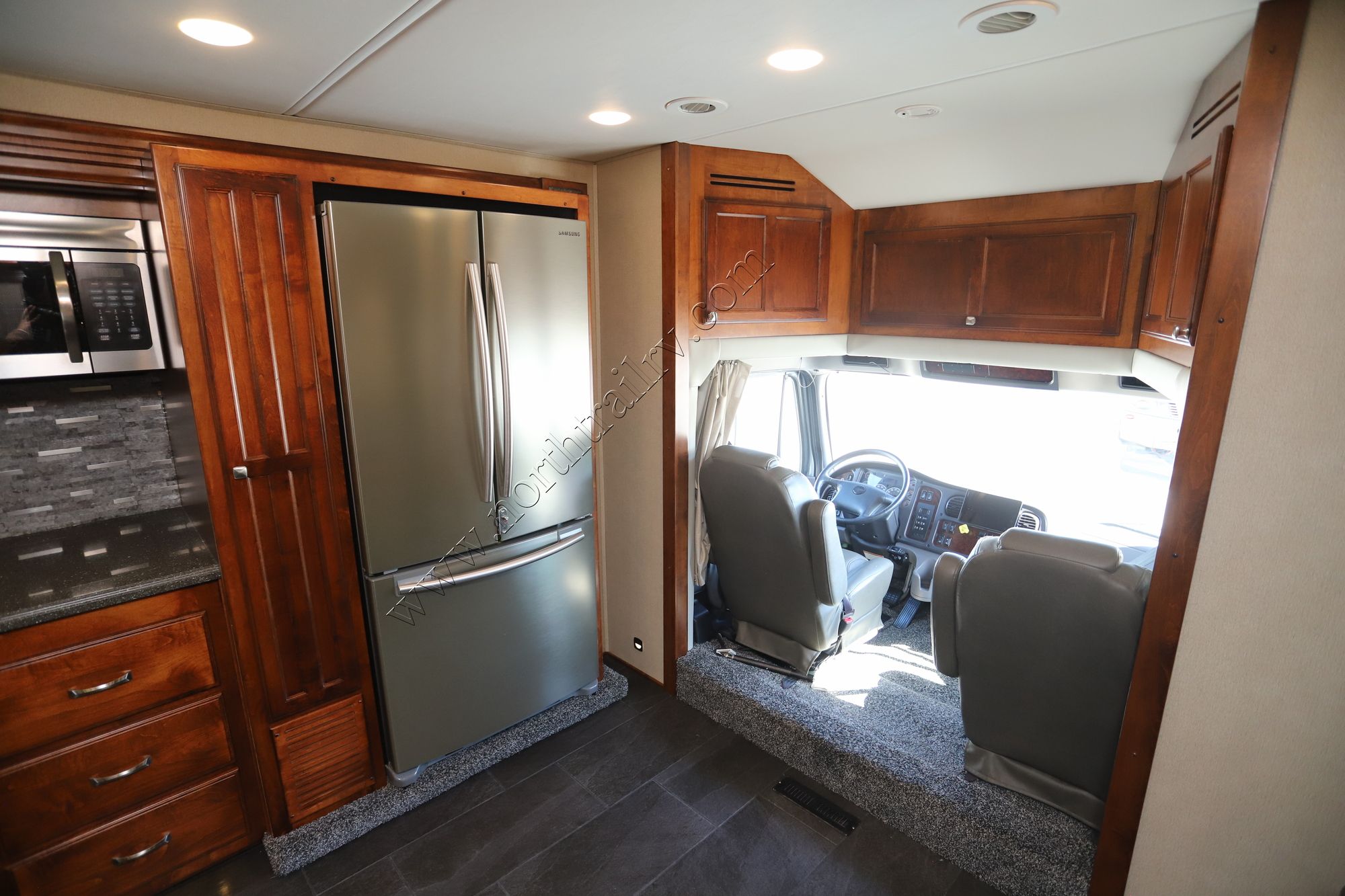 Used 2017 Renegade Rv Verona Le 40LRB Super C  For Sale