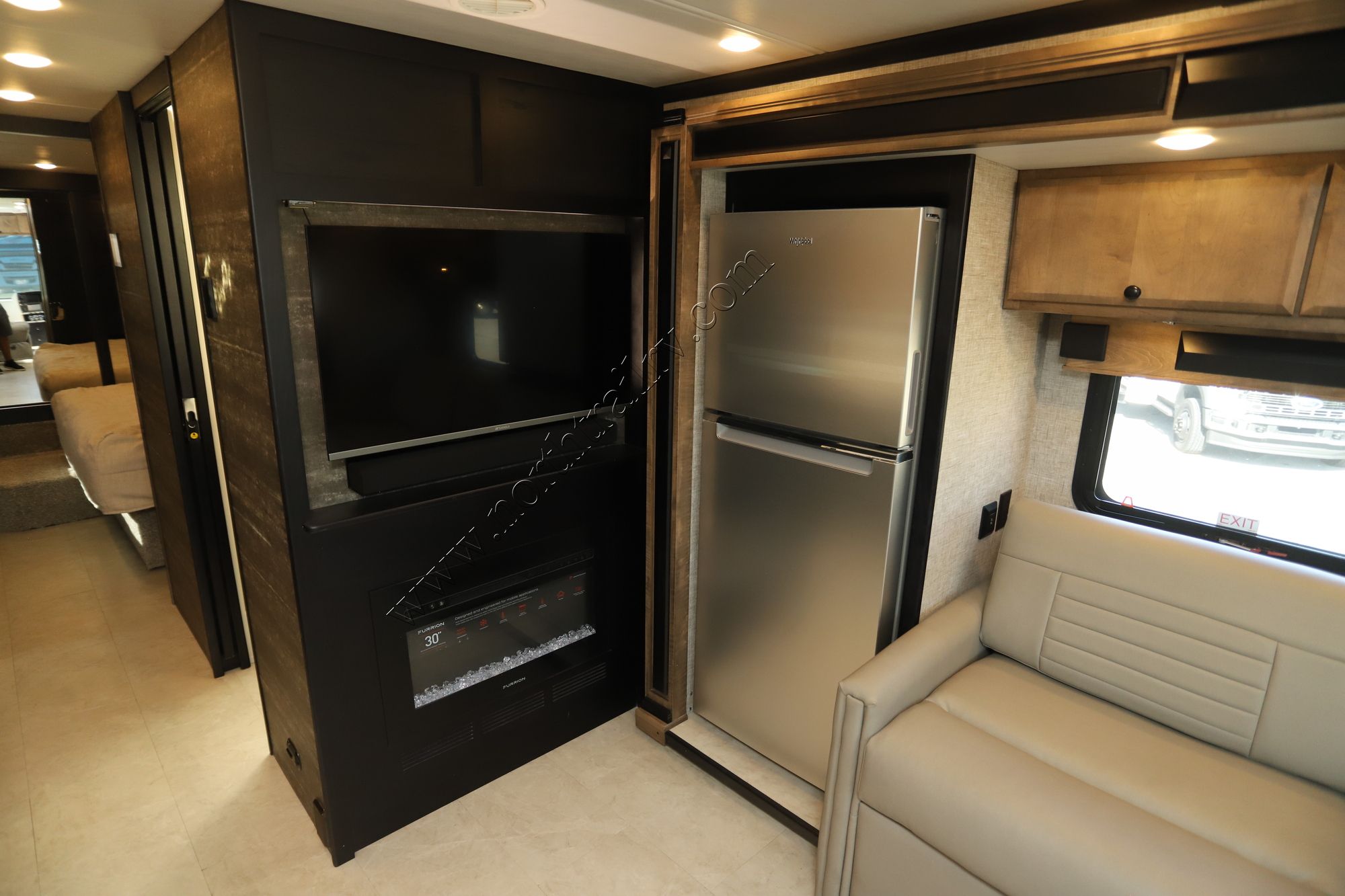 New 2025 Tiffin Motor Homes Breeze 33BR Class A  For Sale