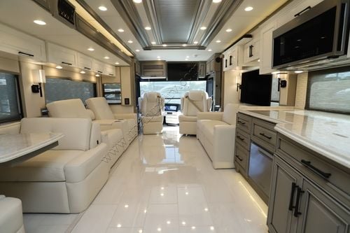 2025 Newmar London Aire 4551