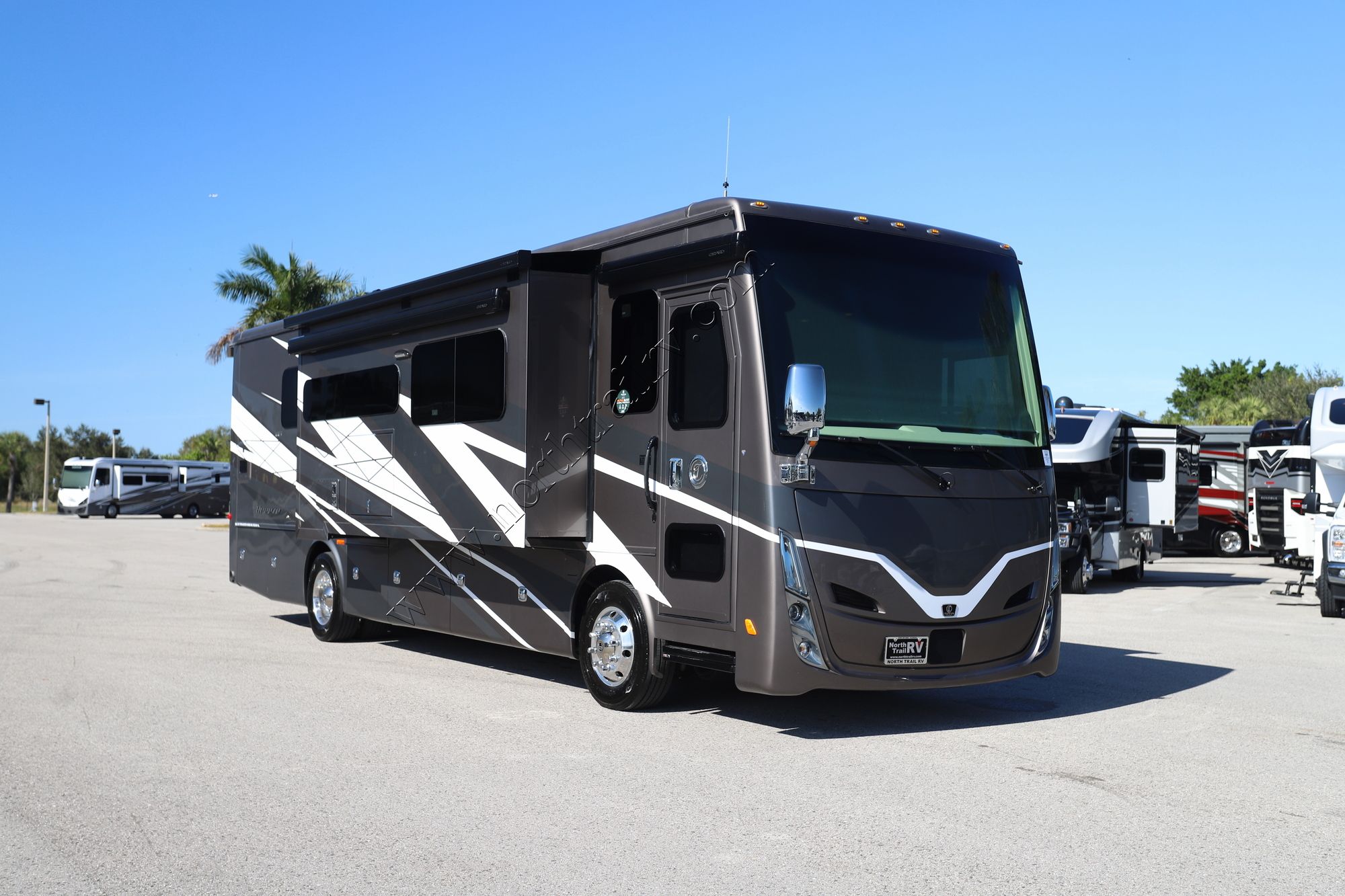 New 2025 Tiffin Motor Homes Breeze 33BR Class A  For Sale