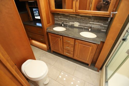 2017 Tiffin Motor Homes Phaeton 40AH