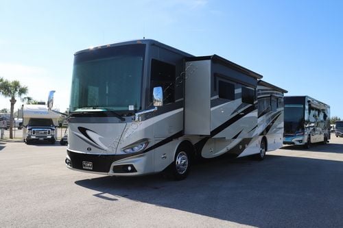 2017 Tiffin Motor Homes Phaeton 40AH