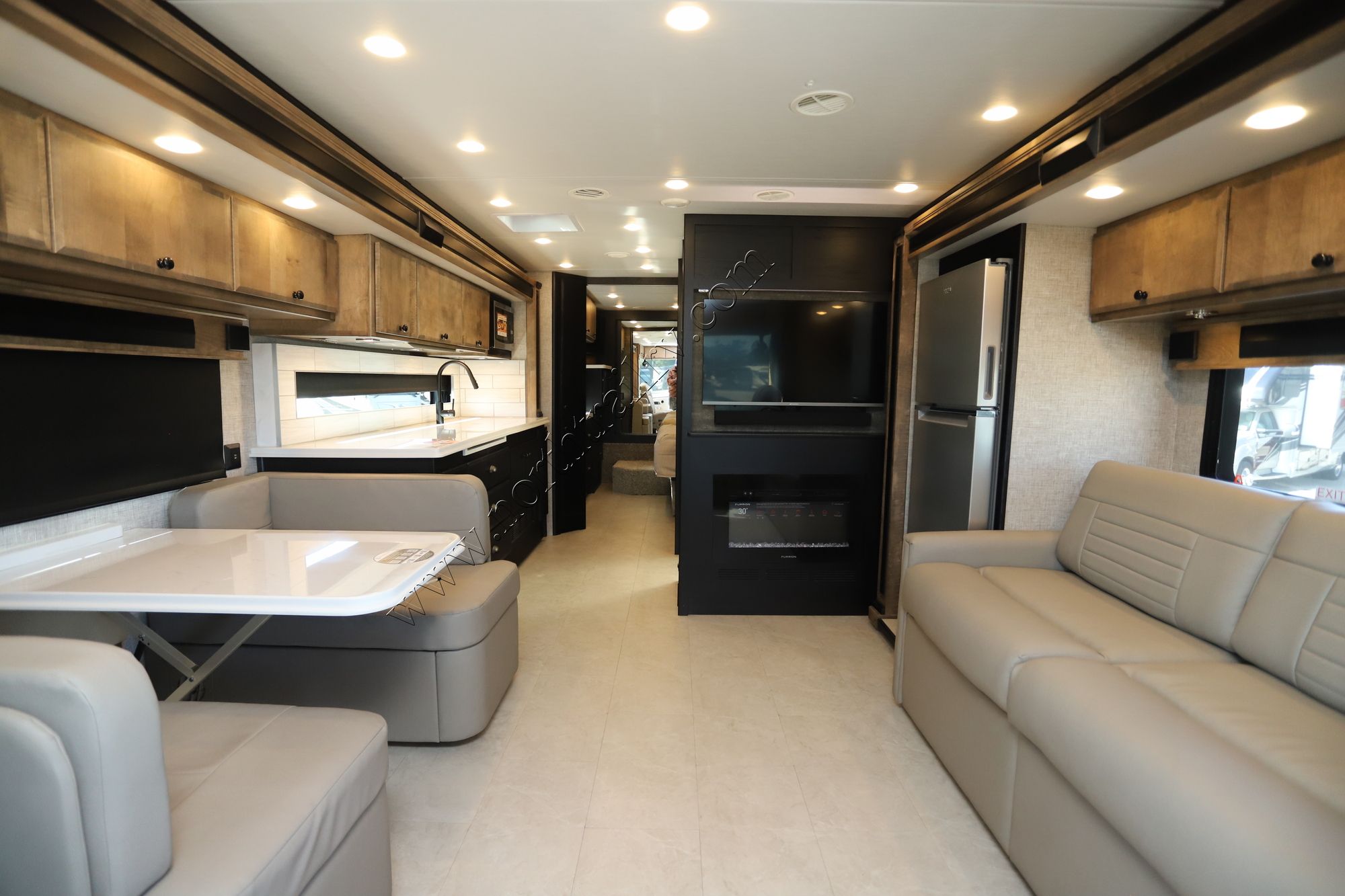 New 2025 Tiffin Motor Homes Breeze 33BR Class A  For Sale