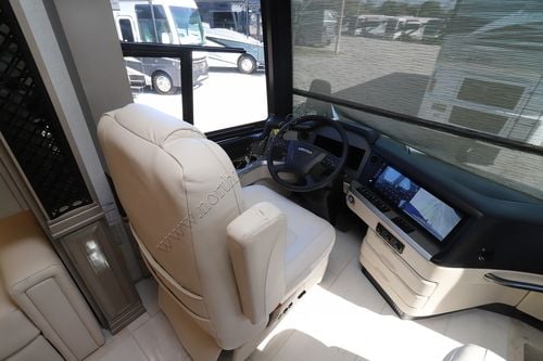 2025 Newmar London Aire 4551