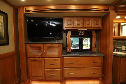 2017 Tiffin Motor Homes Phaeton 40AH