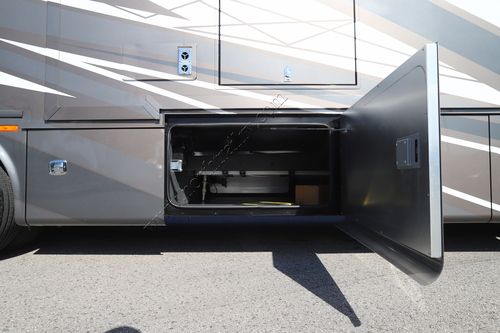 2025 Tiffin Motor Homes Breeze 33BR