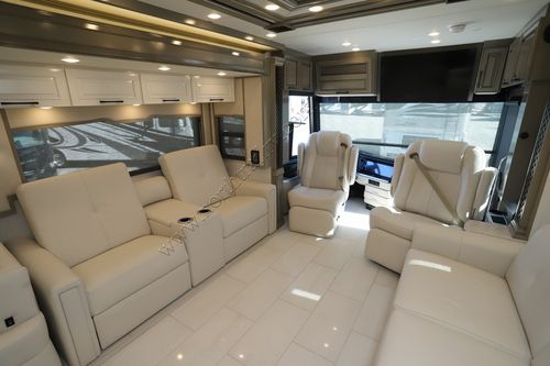 2025 Newmar London Aire 4551