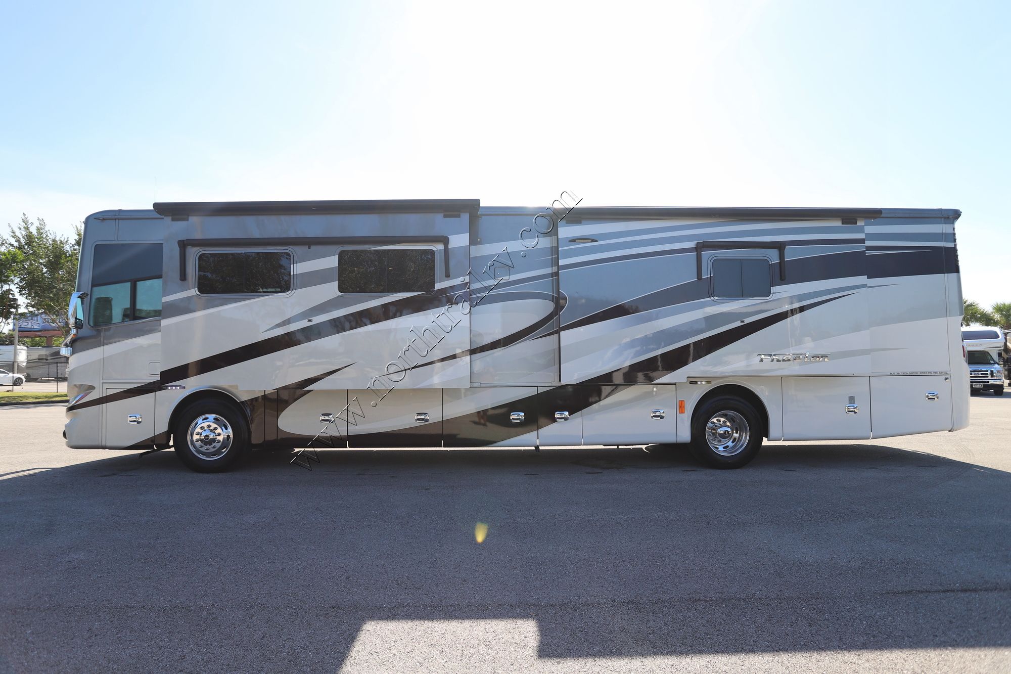 Used 2017 Tiffin Motor Homes Phaeton 40AH Class A  For Sale