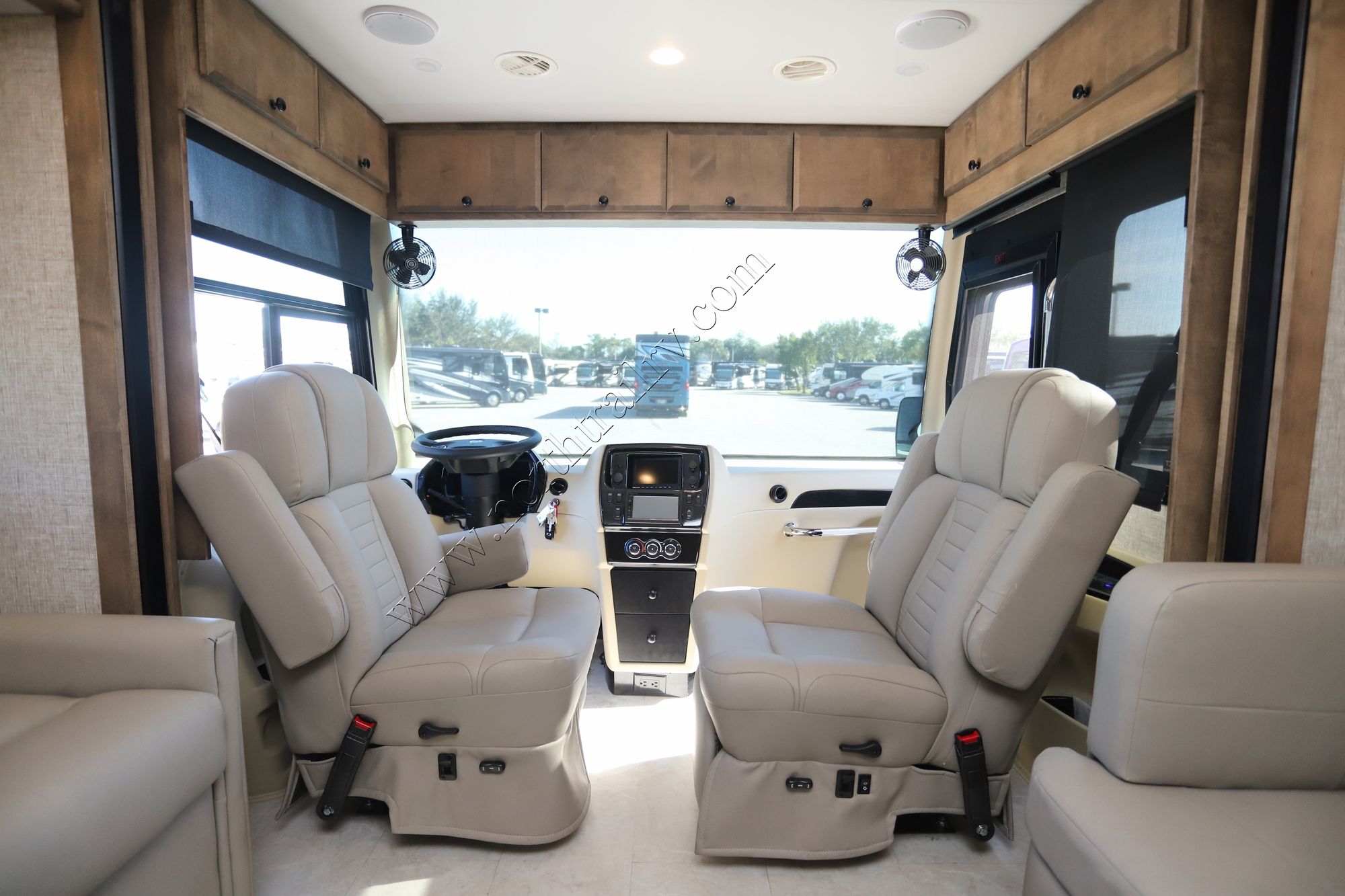 New 2025 Tiffin Motor Homes Breeze 33BR Class A  For Sale