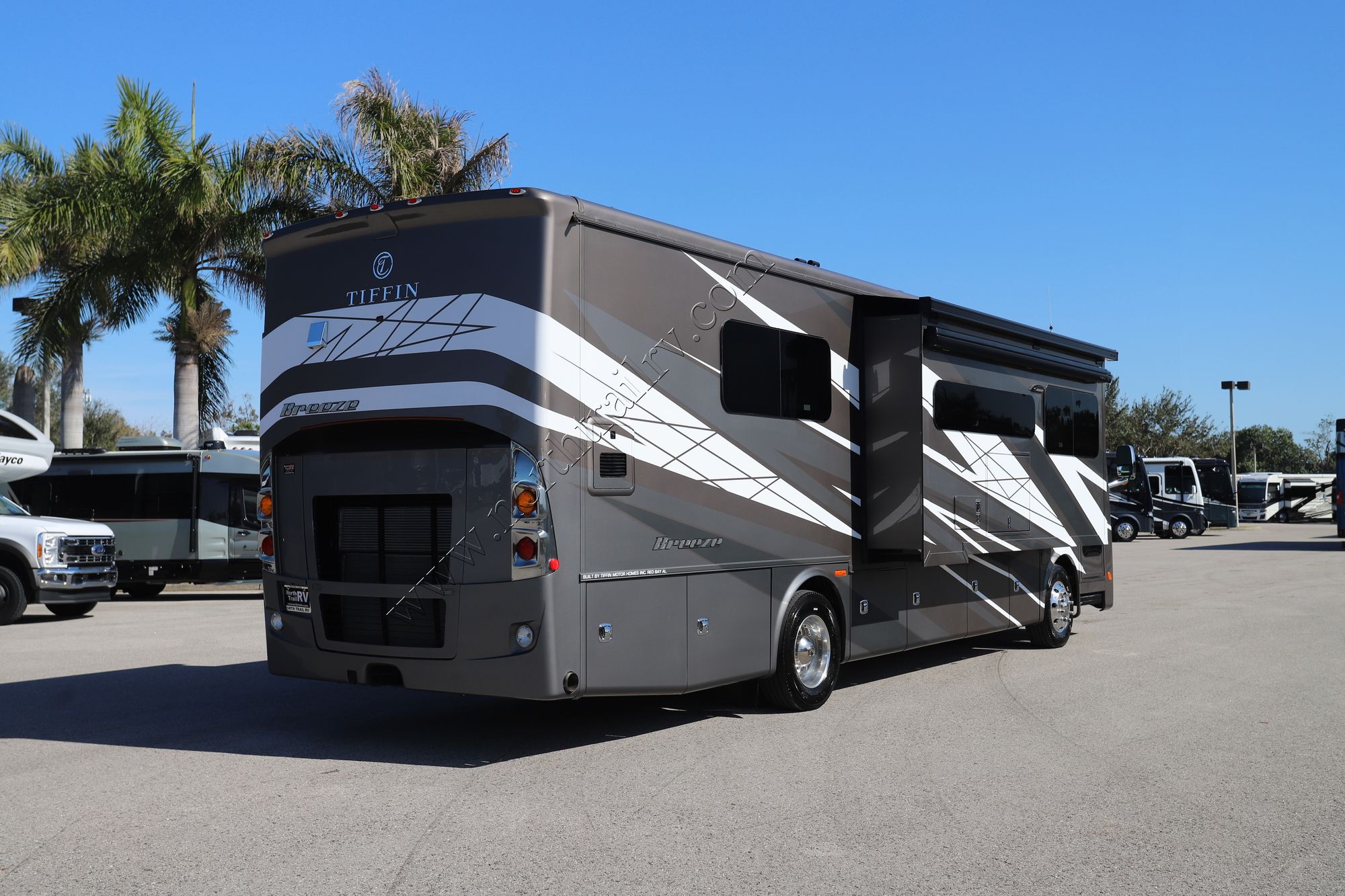 New 2025 Tiffin Motor Homes Breeze 33BR Class A  For Sale