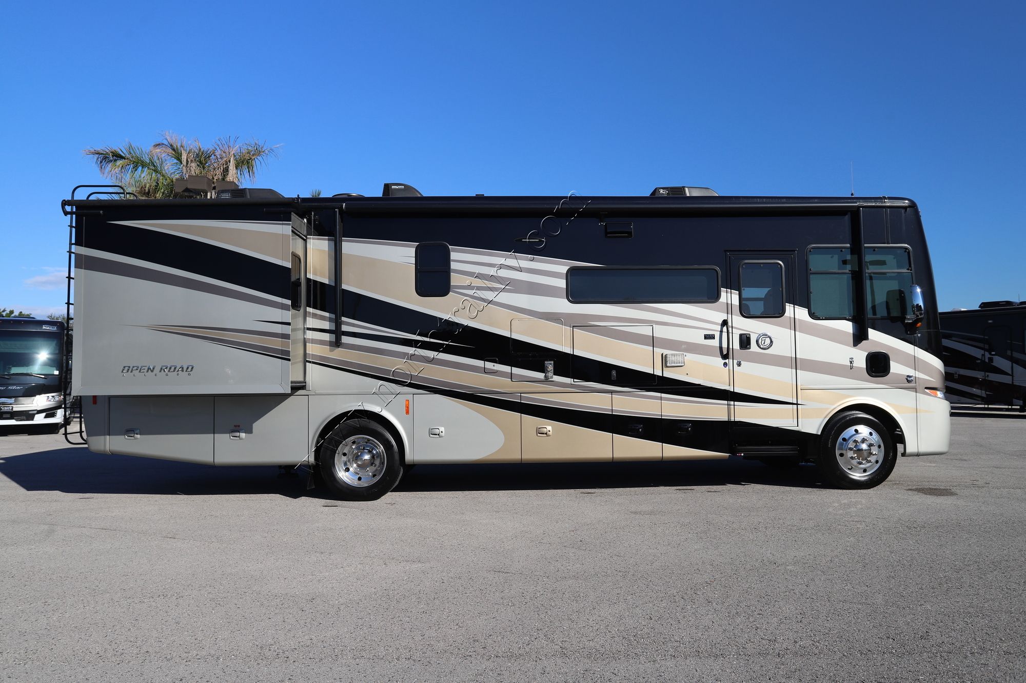 Used 2019 Tiffin Motor Homes Allegro 32SA Class A  For Sale