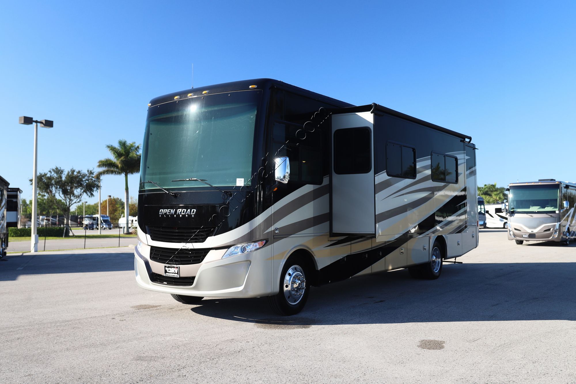 Used 2019 Tiffin Motor Homes Allegro 32SA Class A  For Sale