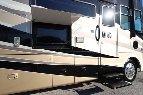 2019 Tiffin Motor Homes Allegro 32SA