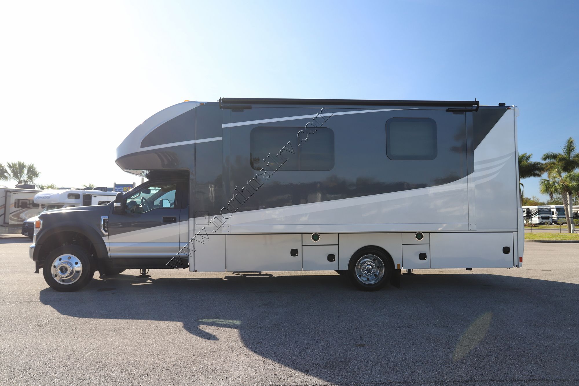 Used 2022 Renegade Rv Veracruz 30VRM Super C  For Sale