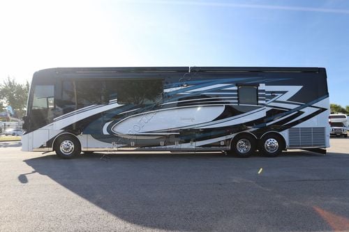 2023 Newmar London Aire 4551