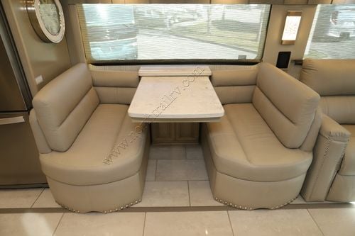 2023 Newmar London Aire 4551