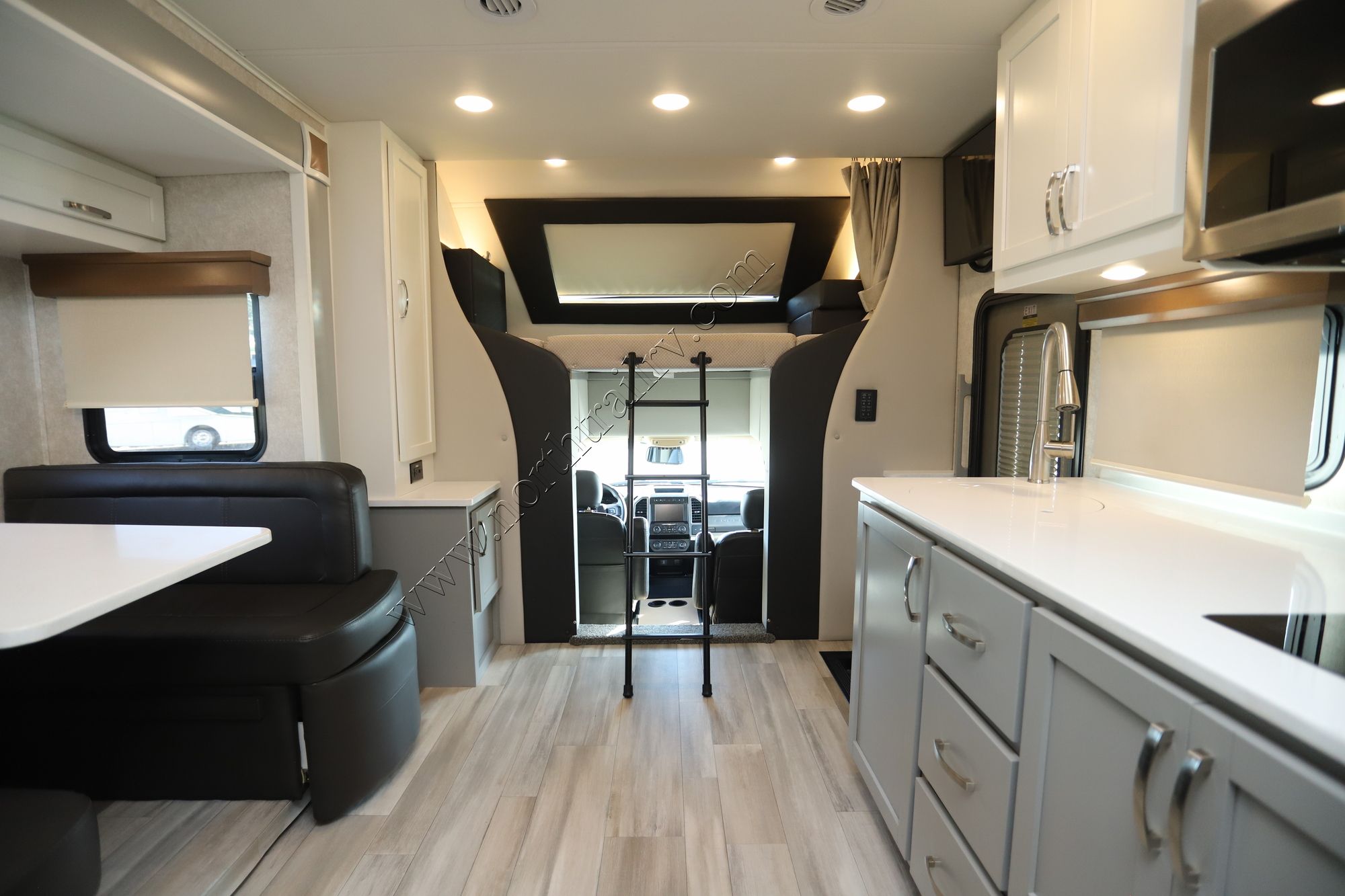 Used 2022 Renegade Rv Veracruz 30VRM Super C  For Sale