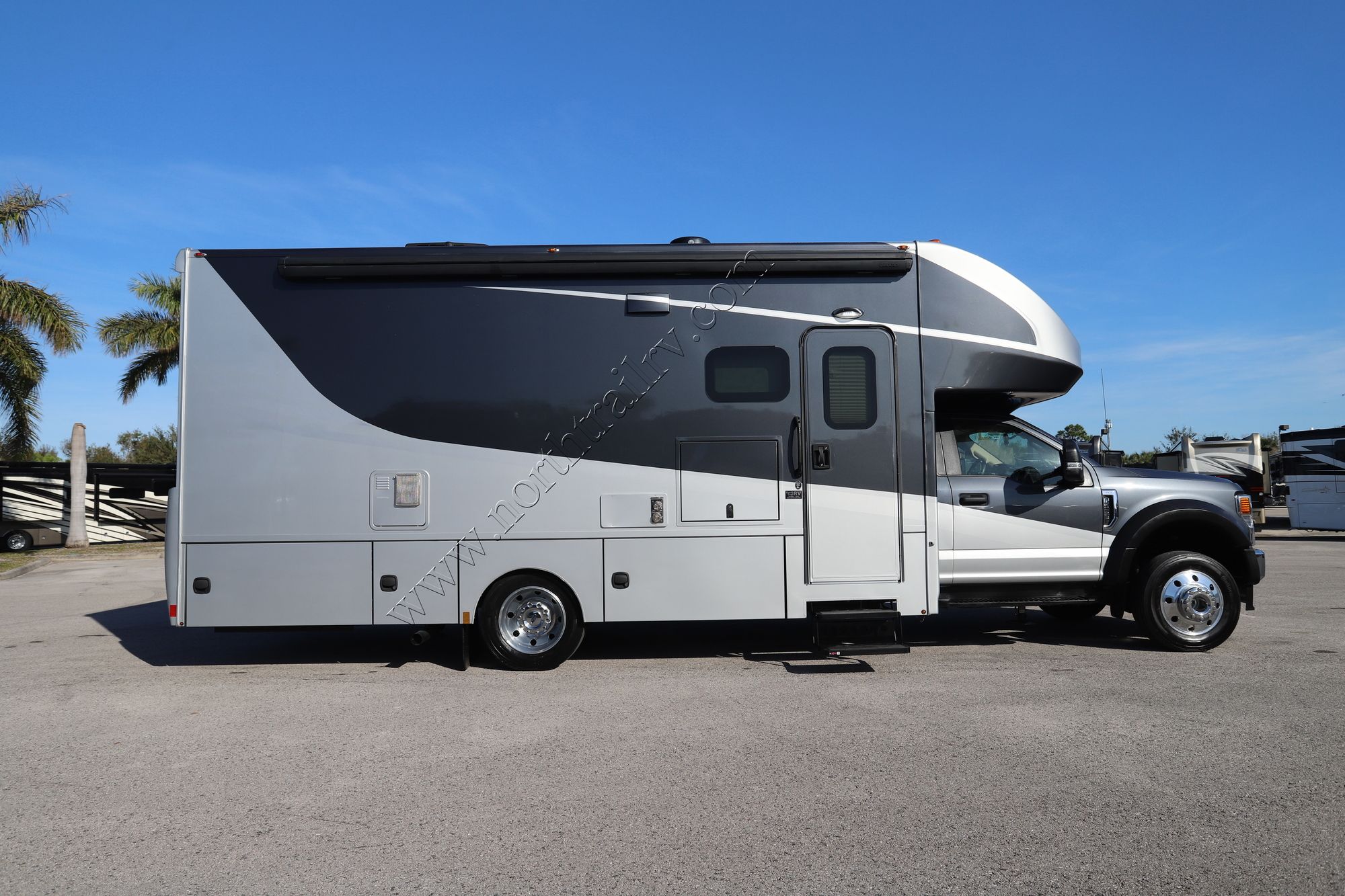 Used 2022 Renegade Rv Veracruz 30VRM Super C  For Sale