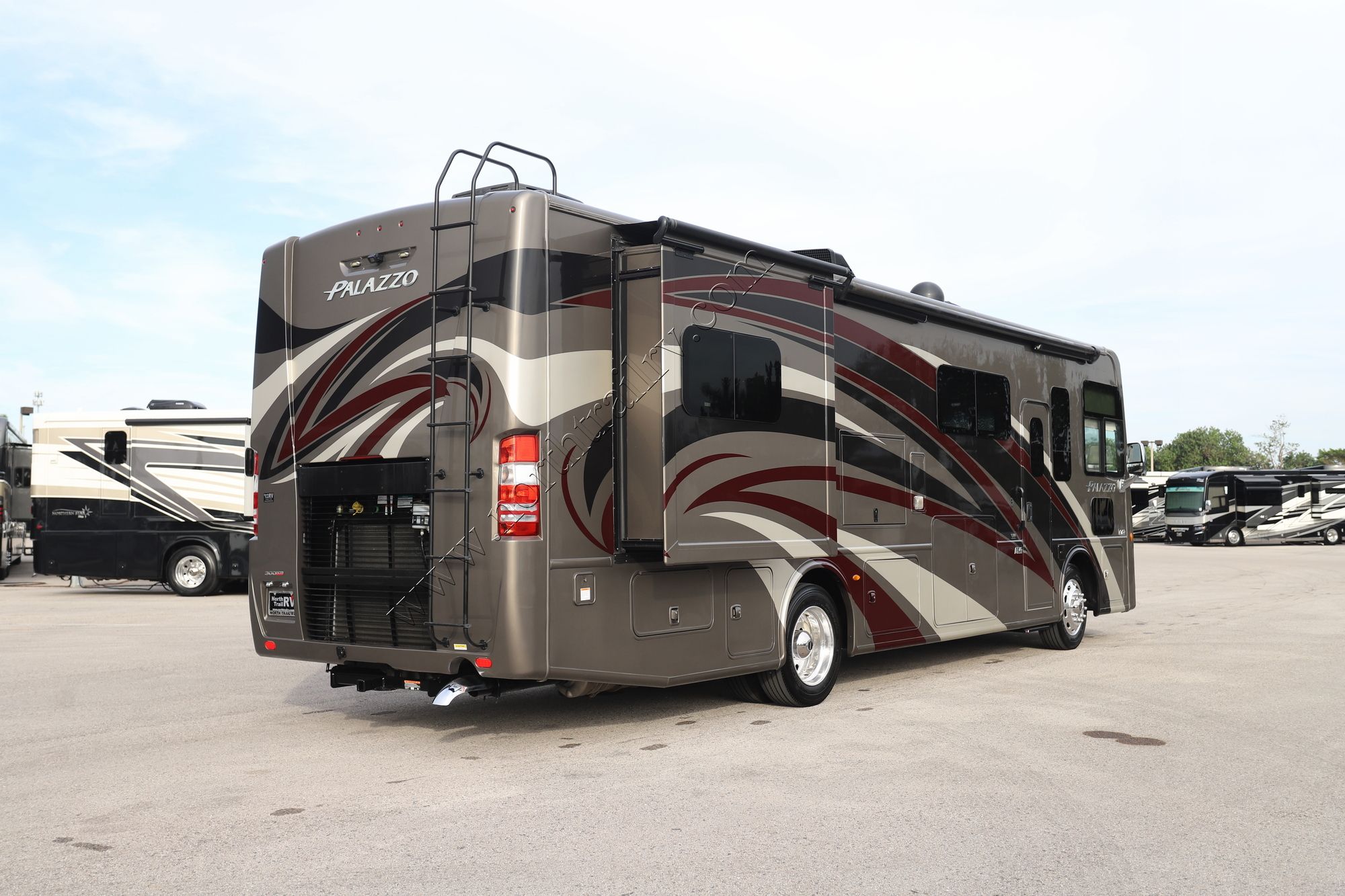 Used 2020 Thor Palazzo 33.2 Class A  For Sale