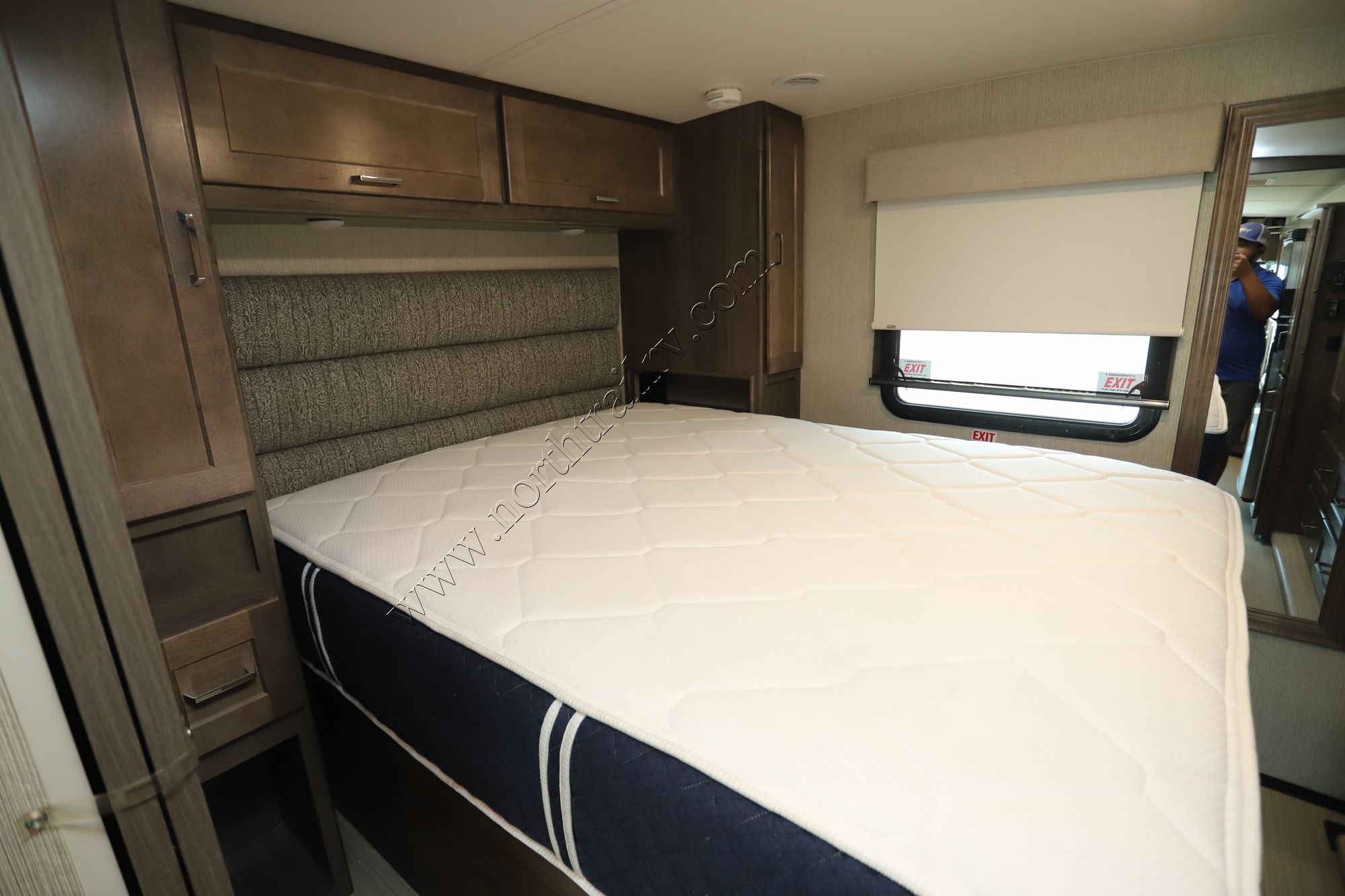 Used 2022 Winnebago Adventurer 29B Class A  For Sale