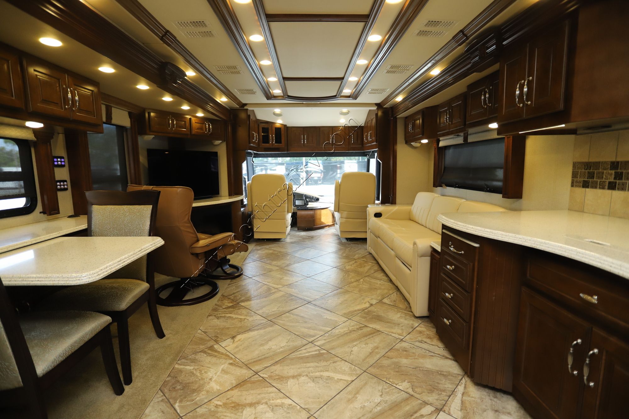 Used 2014 American Coach Tradition 42G Class A  For Sale