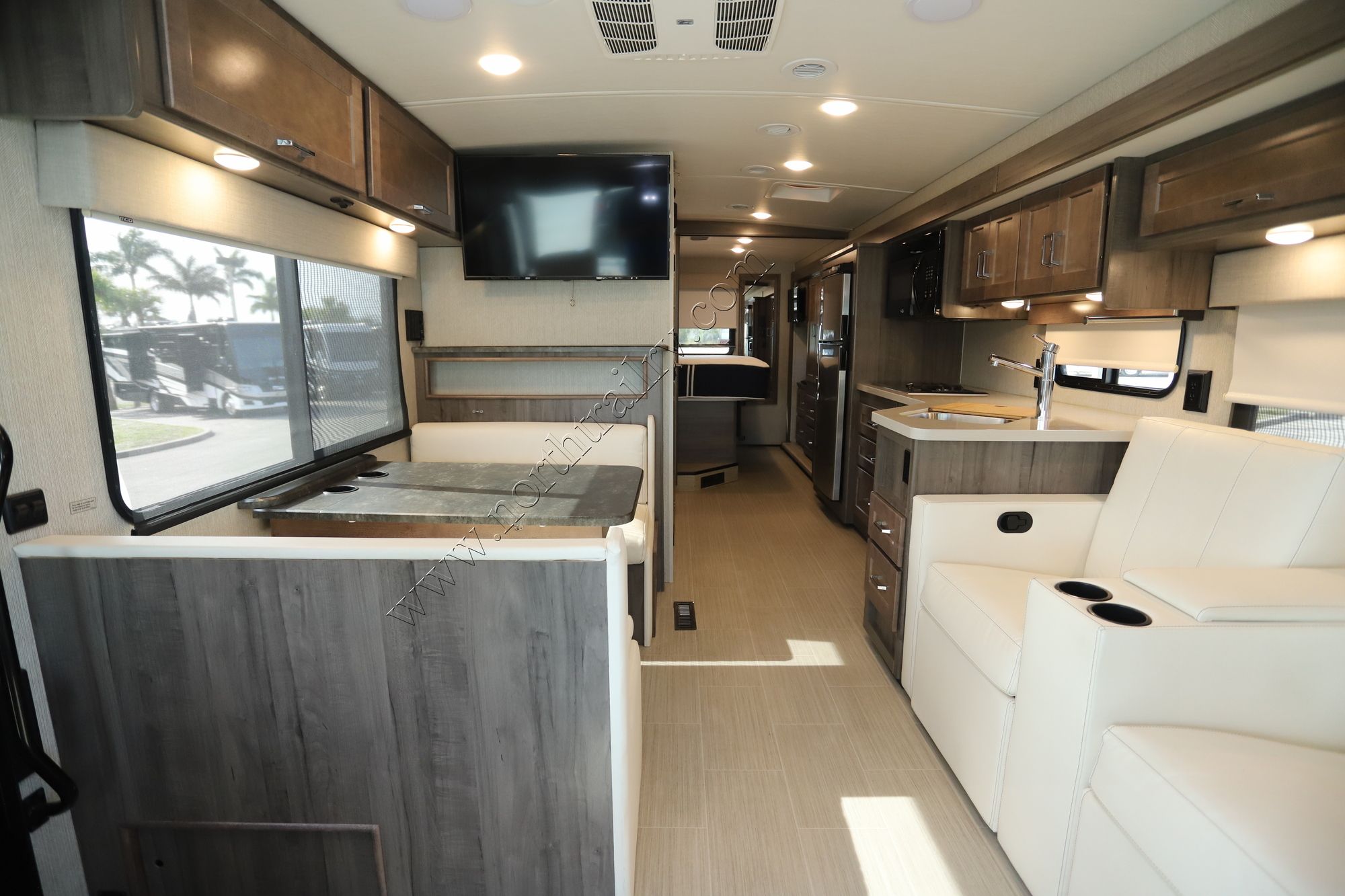 Used 2022 Winnebago Adventurer 29B Class A  For Sale