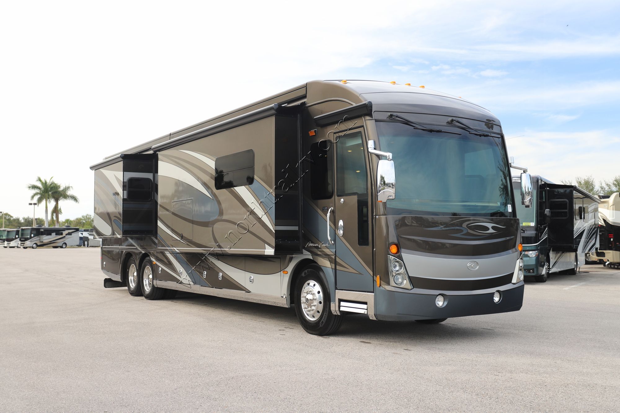 Used 2014 American Coach Tradition 42G Class A  For Sale