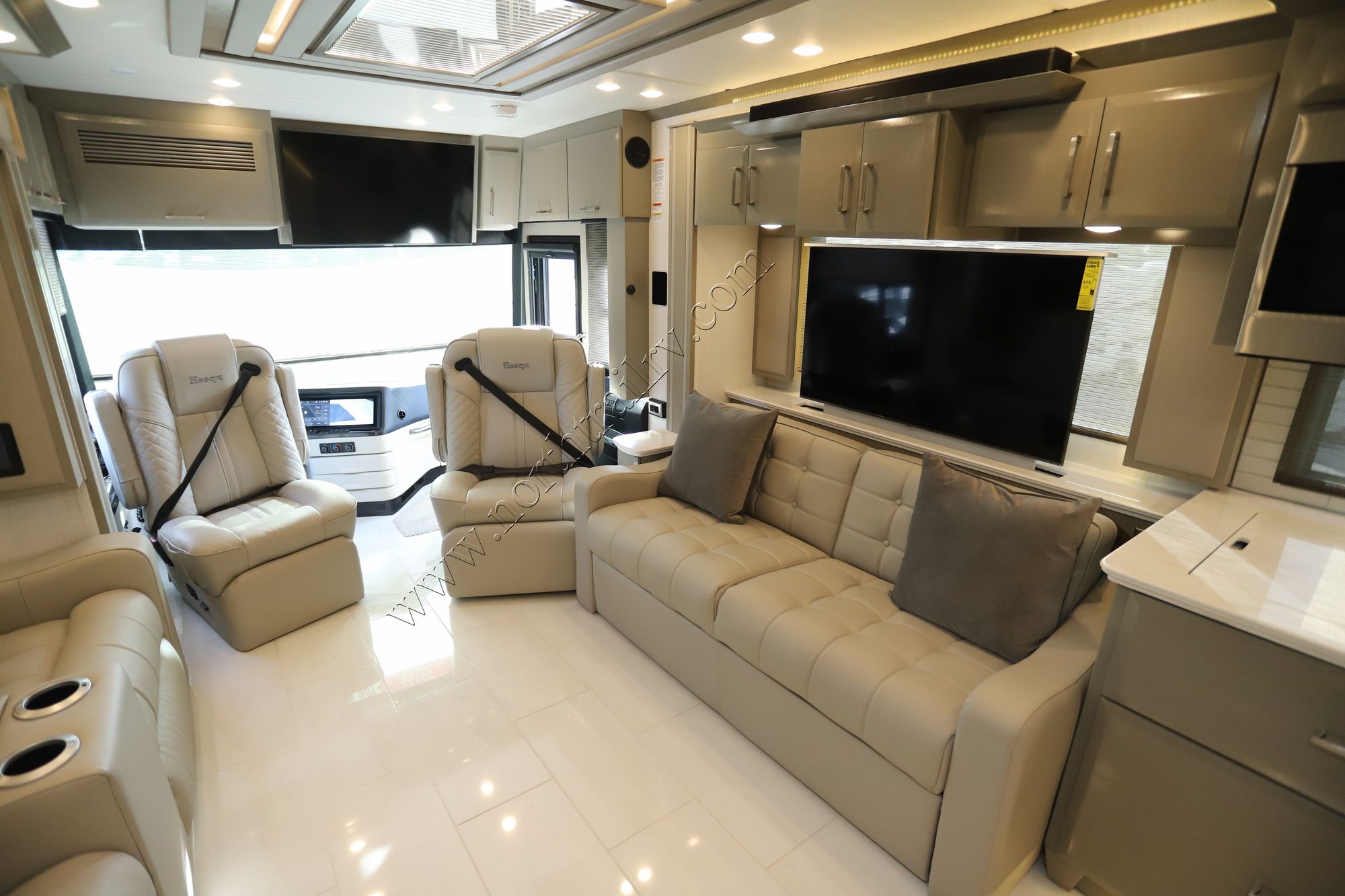 New 2025 Newmar Essex 4595 Class A  For Sale