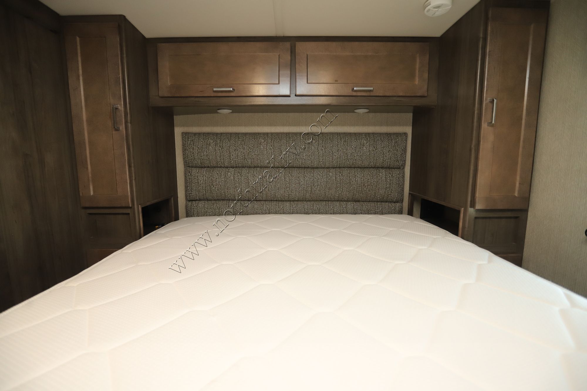 Used 2022 Winnebago Adventurer 29B Class A  For Sale